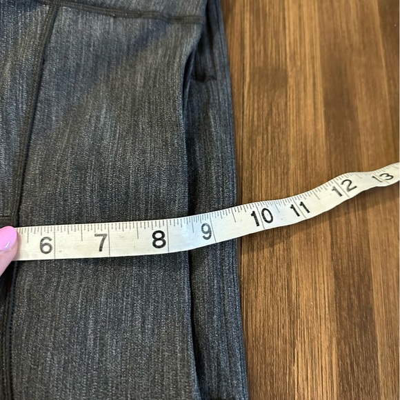 Lululemon Speed Up Tight 28" *Brushed Full-On Luxtreme
Heathered Black
W5CD7S
4 - Picture 8 of 9